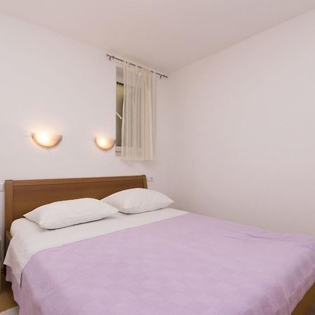 Apartments Mira Омиш Экстерьер фото