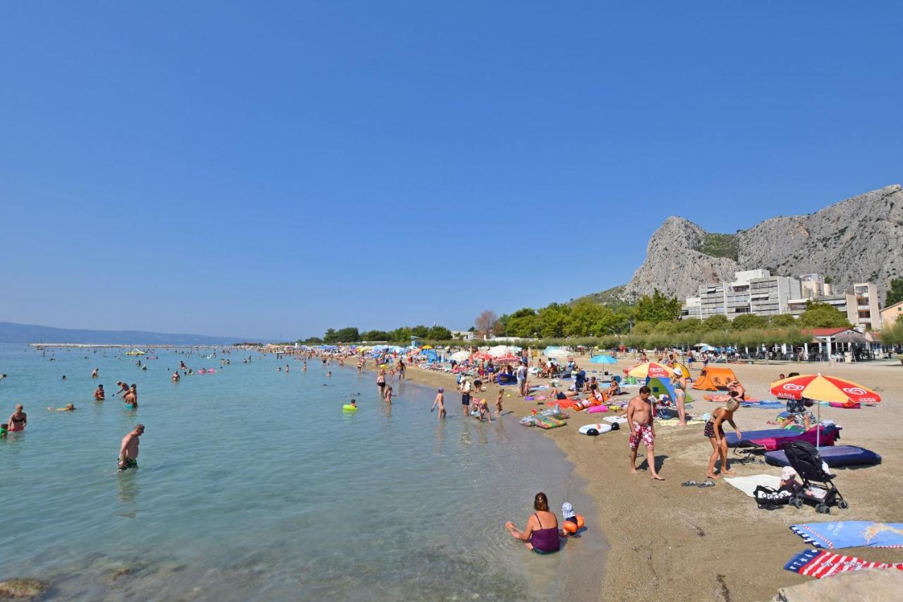 Apartments Mira Омиш Экстерьер фото