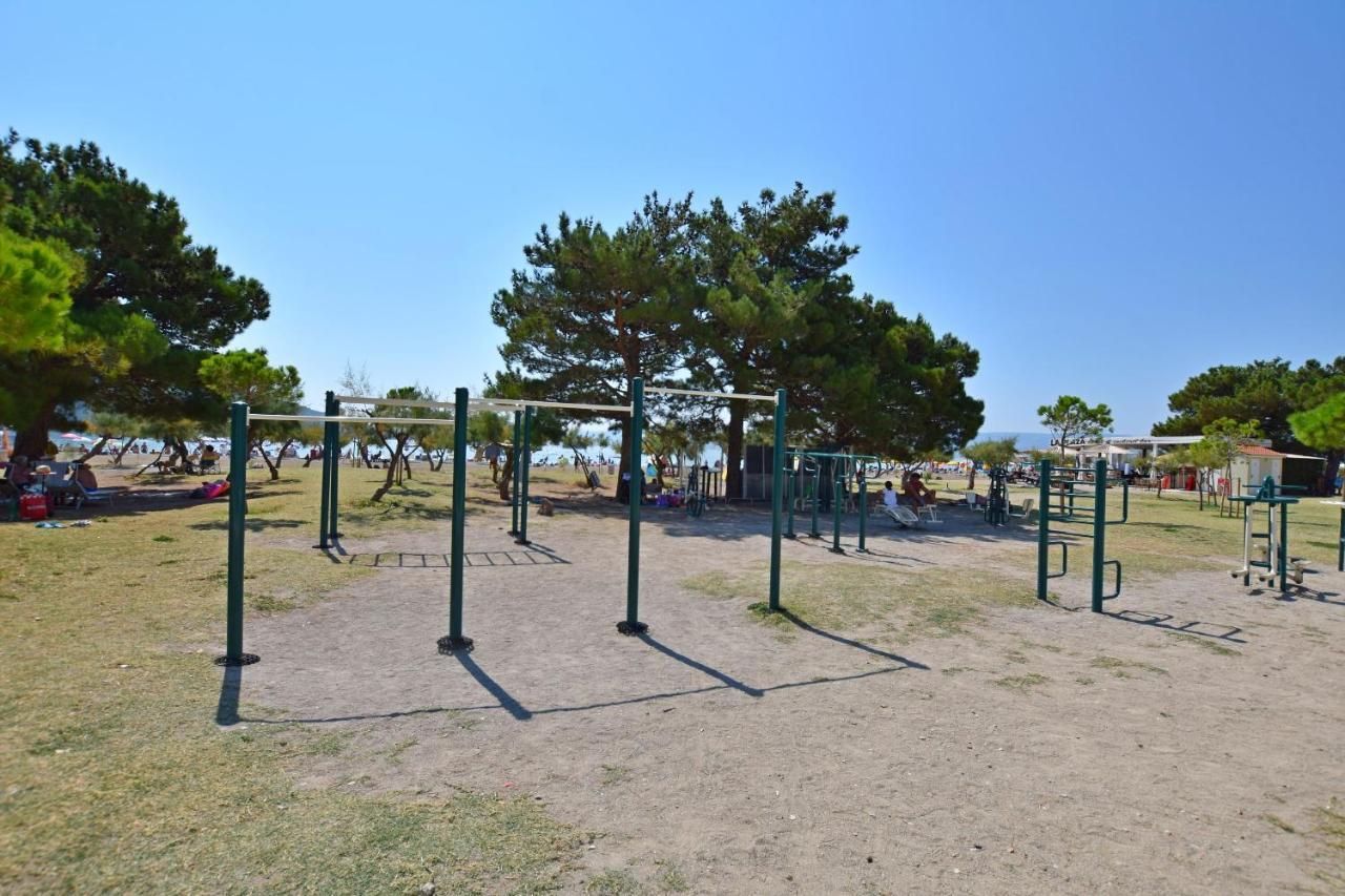 Apartments Mira Омиш Экстерьер фото